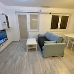 Rosnicka, Private Parking & 24h Checkin With Balcony And Ac Bratislava