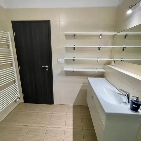 Rosnicka, Private Parking & 24h Checkin With Balcony And Ac
