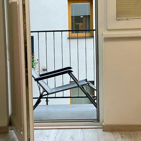 Rosnicka, Perfect Location With 24h Checkin, Balcony, Ac & Free Parking * Bratysława