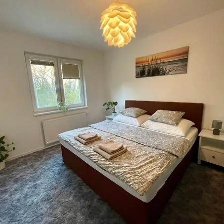 Rosnicka, Perfect Location With 24h Checkin, Balcony, Ac & Free Parking Apartament Bratysława