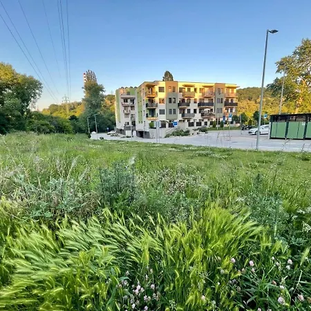 Rosnicka, Perfect Location With 24h Checkin, Balcony, Ac & Free Parking Appartement