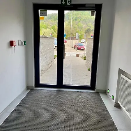 Rosnicka, Perfect Location With 24h Checkin, Balcony, Ac & Free Parking * ブラチスラヴァ