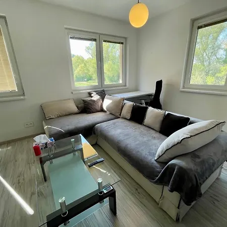 Rosnicka, Perfect Location With 24h Checkin, Balcony, Ac & Free Parking Apartament Bratysława