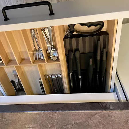 Rosnicka, Perfect Location With 24h Checkin, Balcony, Ac & Free Parking * Bratislava