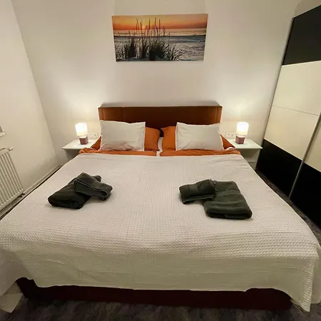 Rosnicka, Perfect Location With 24h Checkin, Balcony, Ac & Free Parking * ブラチスラヴァ