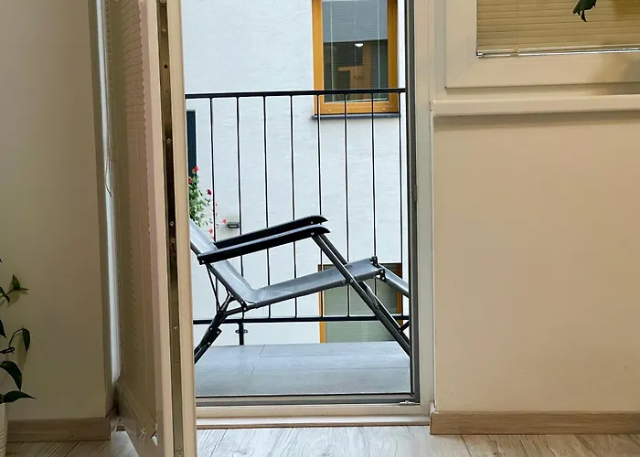 Apartment Rosnicka, Private Parking & 24H Checkin With Balcony And Ac * 브라티슬라바