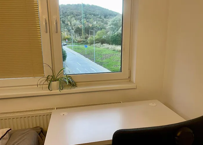 Apartment Rosnicka, Private Parking & 24H Checkin With Balcony And Ac 브라티슬라바