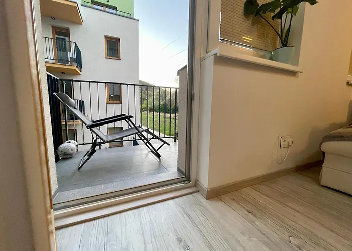 Lägenhet Rosnicka, Perfect Location With 24h Checkin, Balcony, Ac & Free Parking Bratislava