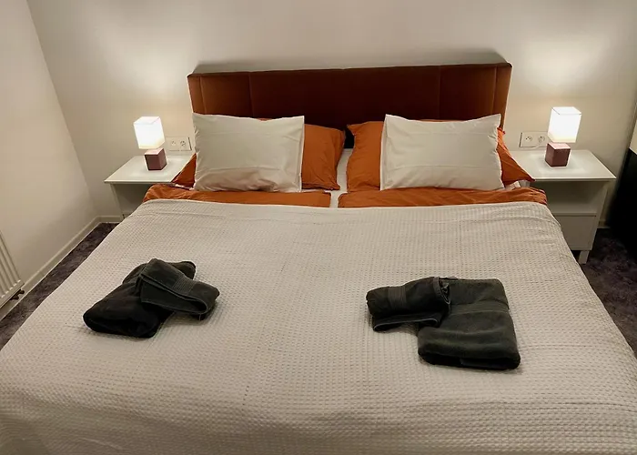 아파트 Apartment Rosnicka, Private Parking & 24H Checkin With Balcony And Ac 브라티슬라바