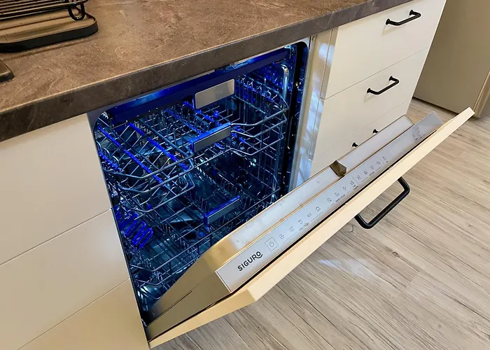 Lägenhet Rosnicka, Perfect Location With 24h Checkin, Balcony, Ac & Free Parking *