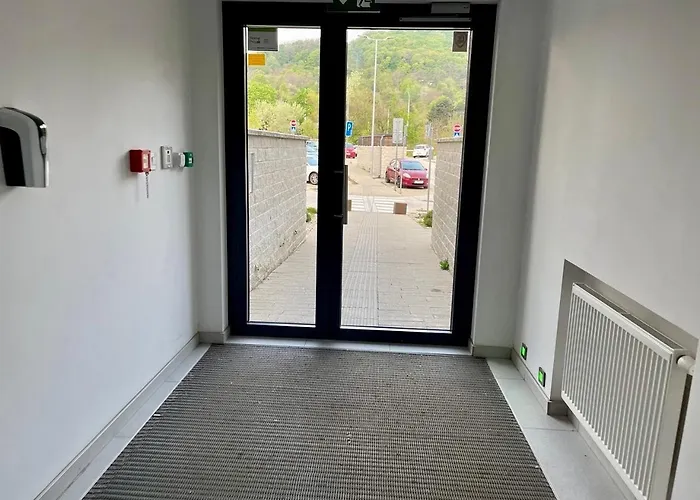 Rosnicka, Perfect Location With 24h Checkin, Balcony, Ac & Free Parking * Pozsony